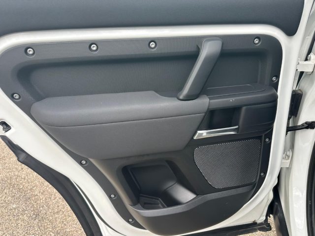 Land Rover Defender 110 2.0 SD4 240CV AWD Auto usato a VITERBO
