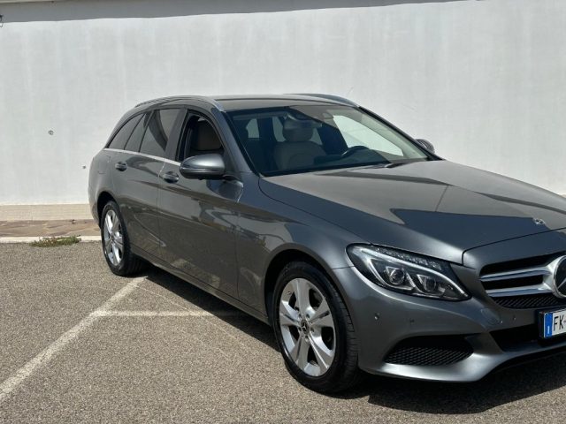 Mercedes-Benz C 220 d S.W. 4Matic Auto - foto 2 di 4