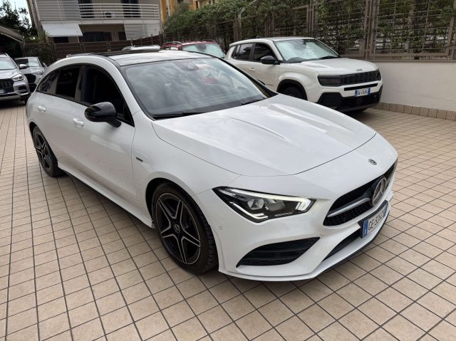 Mercedes-Benz CLA 200 Shooting Brake d Premium Edition - foto 2 di 4