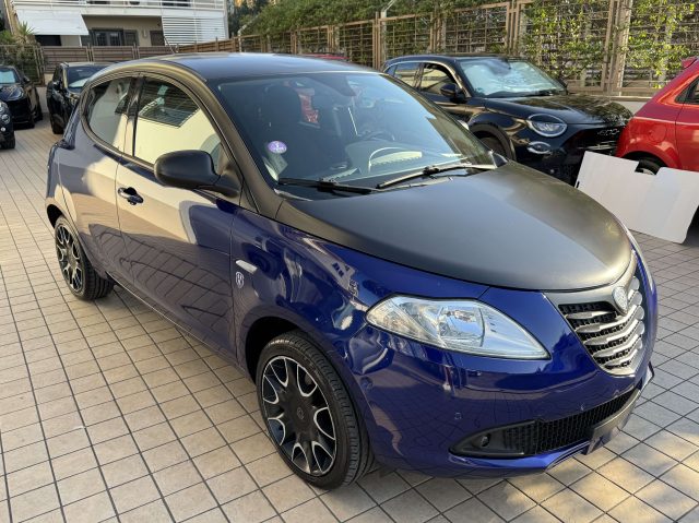 Lancia Ypsilon 1.2 8v S MomoDesign 69cv E6 - foto 3 di 4