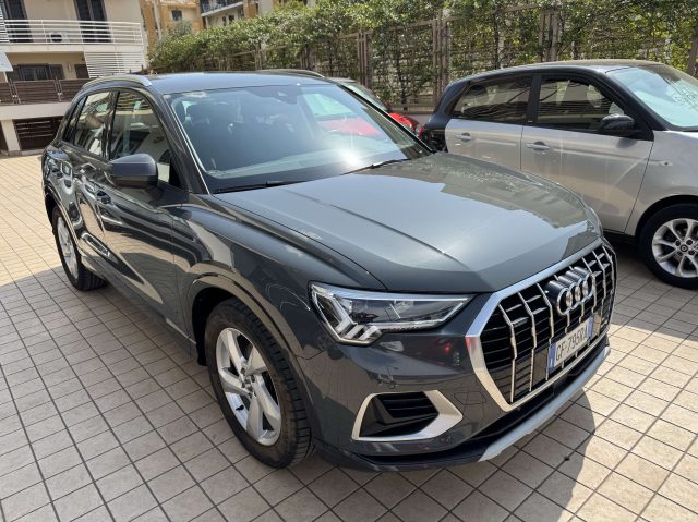 Audi Q3 35 2.0 tdi quattro - foto 2 di 4