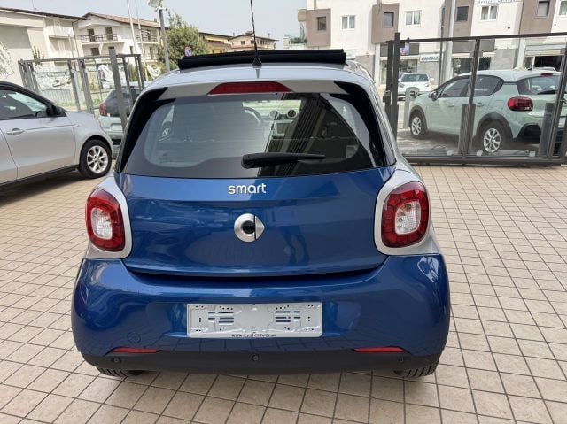 smart forFour 1.0 Passion 71cv Cabrio Navi Led - foto 4 di 4