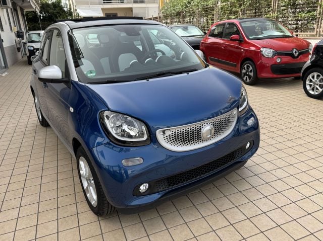 smart forFour 1.0 Passion 71cv Cabrio Navi Led - foto 3 di 4