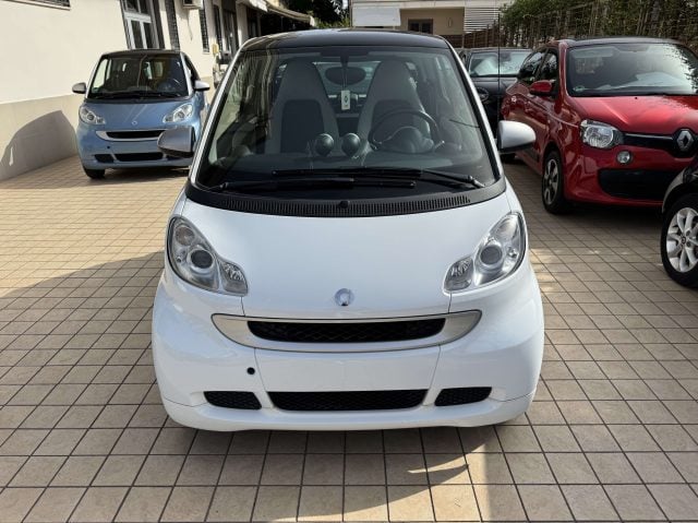 smart forTwo 1.0 mhd Iceshine 71cv Servosterzo Navi - foto 3 di 4