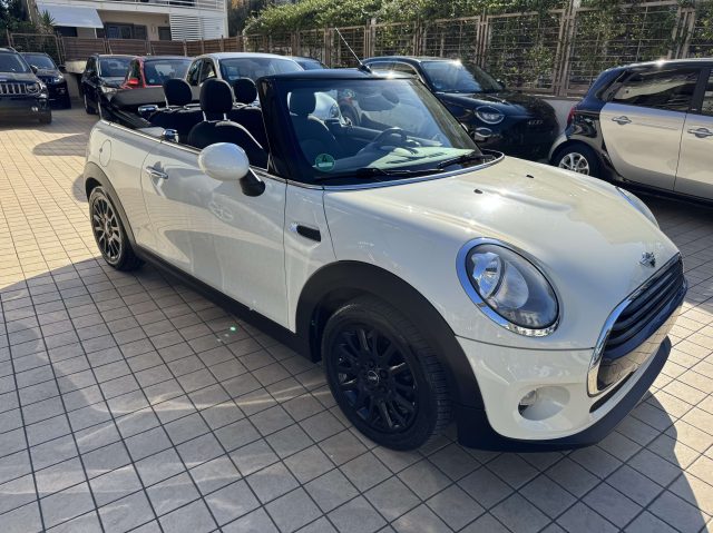 MINI Cooper D Cabrio 1.5 auto - foto 3 di 4