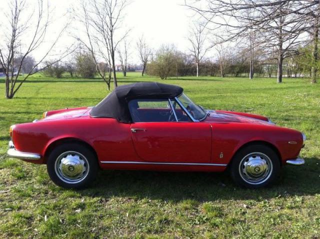 Alfa Romeo Giulietta 1300 Spider Type 101 - foto 4 di 4