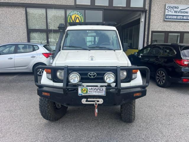Toyota Land Cruiser HZJ78 - foto 2 di 4