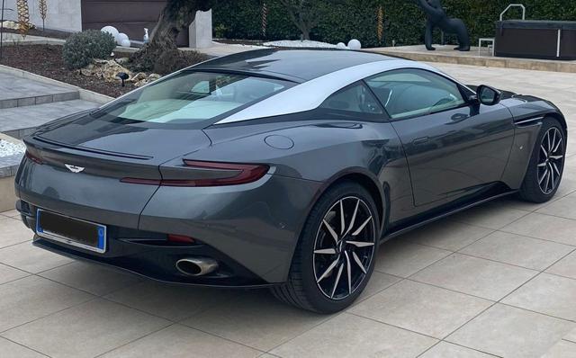 Aston Martin DB11 V12 Coupé - foto 4 di 4