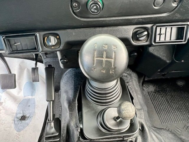 Land Rover Defender 110 2.5 Td5 cat CrewCab Pick-up+CONTO VENDITA, del 2001, 290.000 km, in vendita a Borgo San Giacomo (BS)