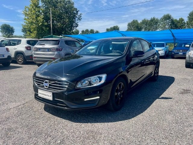 Volvo S60 D2 Momentum+CONTO VENDITA - foto 2 di 4
