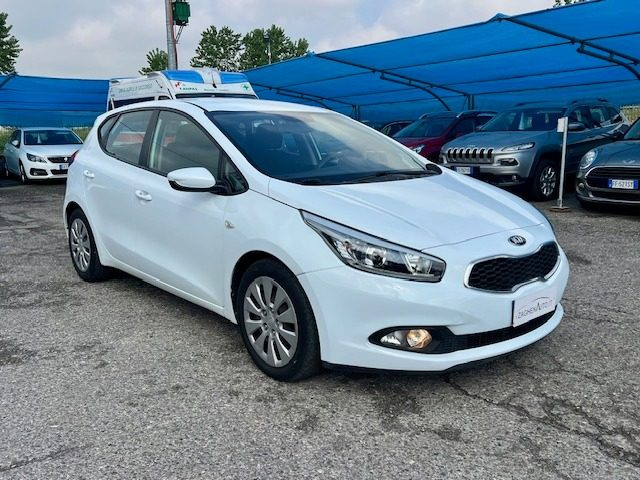 Kia cee'd 1.6 CRDi 110 CV 5 porte Cool usato a BORGO SAN GIACOMO