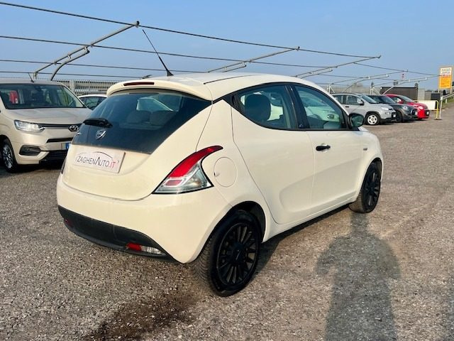 Lancia Ypsilon 1.2 69 CV 5 porte S&S Elefantino Blu - foto 4 di 4