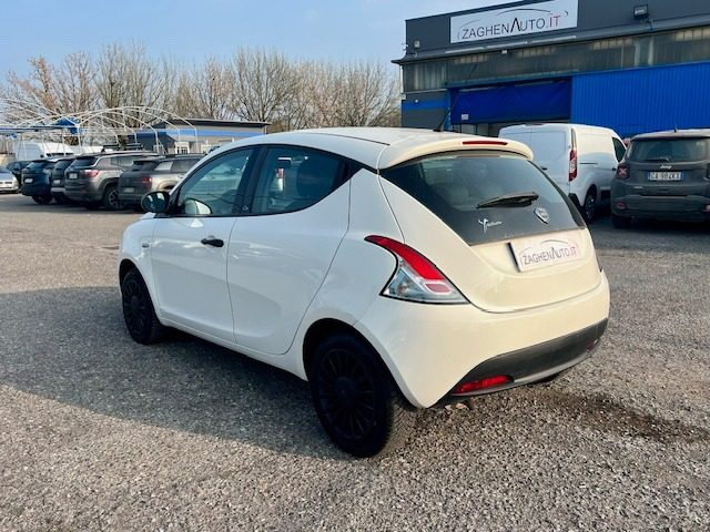 Lancia Ypsilon 1.2 69 CV 5 porte S&S Elefantino Blu - foto 3 di 4