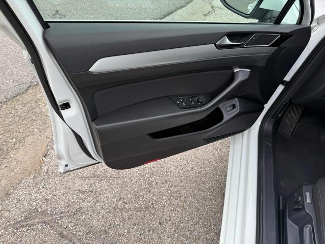 Volkswagen Passat Variant 1.6 TDI SCR DSG Business BMT - foto 3 di 4