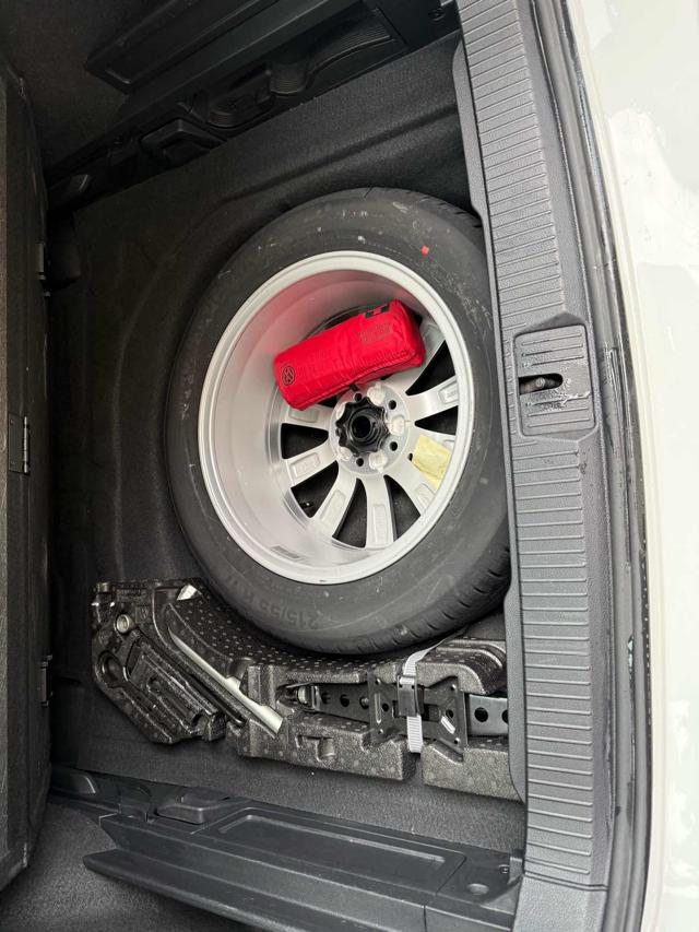 Volkswagen Passat Variant 1.6 TDI SCR DSG Business BMT, del 2017, 146.610 km, in vendita a Agropoli (SA)