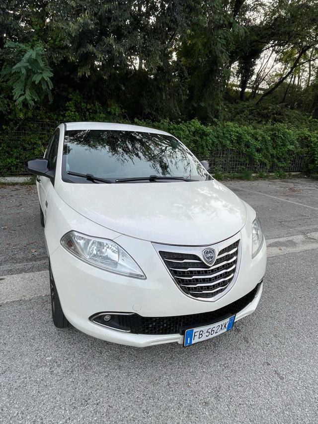 Lancia Ypsilon 1.3 MJT 16V 95 CV 5 porte S&S Elle - foto 2 di 4