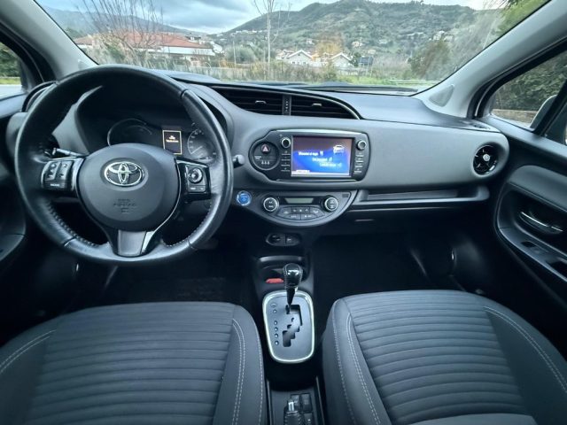 Toyota Yaris 1.5 Hybrid 5 porte Business, del 2019, 124.000 km, in vendita a Agropoli (SA)