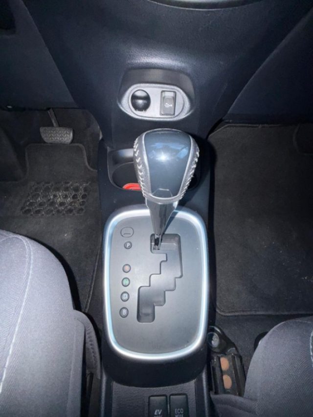 Toyota Yaris 1.5 Hybrid 5 porte Business usato a AGROPOLI