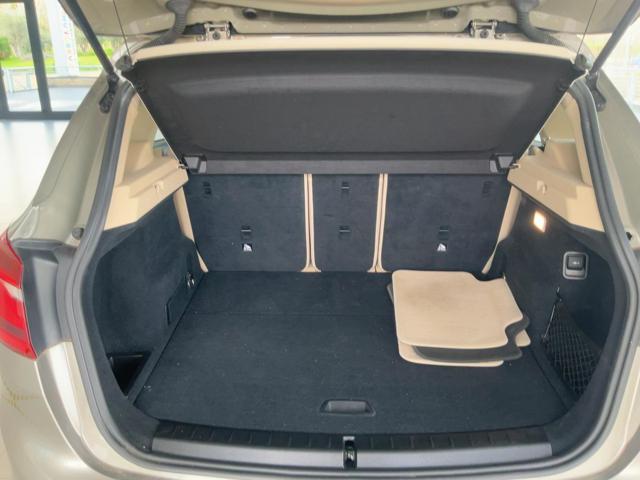 BMW 218 d Active Tourer Luxury - foto 3 di 55