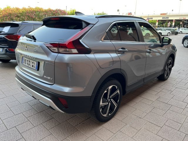Mitsubishi Eclipse Cross 2.4 MIVEC 4WD PHEV Instyle SDA Pack 0 - foto 4 di 4