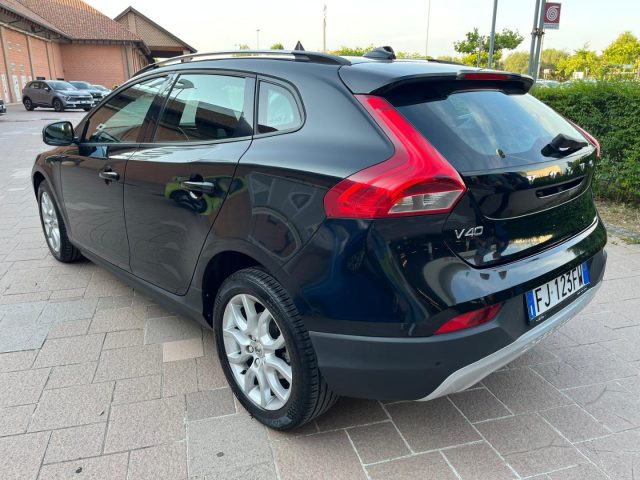 Volvo V40 Cross Country D2 Geartronic Business - foto 3 di 4