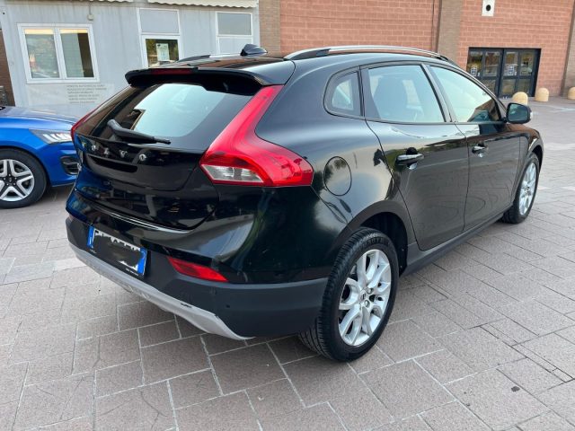 Volvo V40 Cross Country D2 Geartronic Business - foto 4 di 4