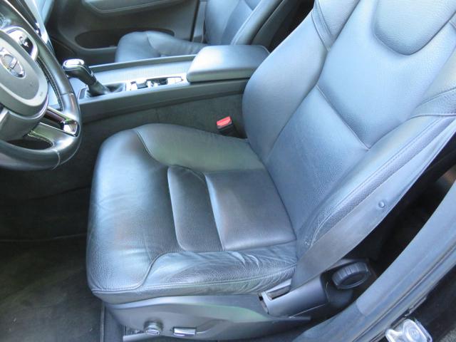 Volvo XC60 D4 AWD Business - foto 3 di 4
