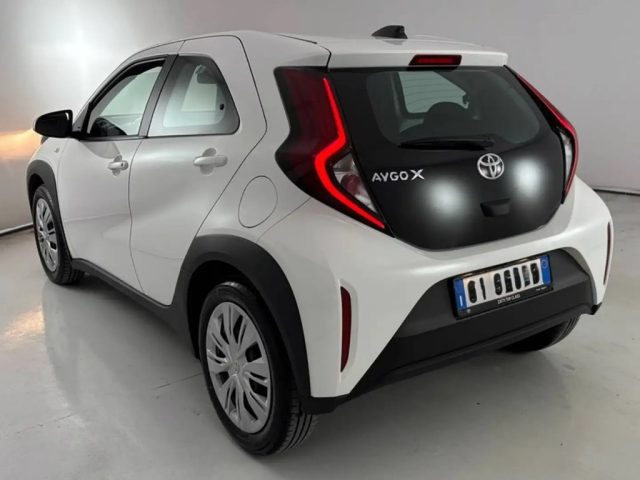 Toyota Aygo X 1.0 VVT-i 72 CV 5 porte Active - foto 3 di 4
