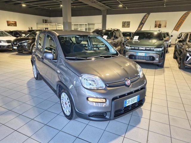 Fiat Panda 1.0 Hybrid City Life NEOPATENTATI, del 2023, 25.000 km, in vendita a Gallarate (VA)