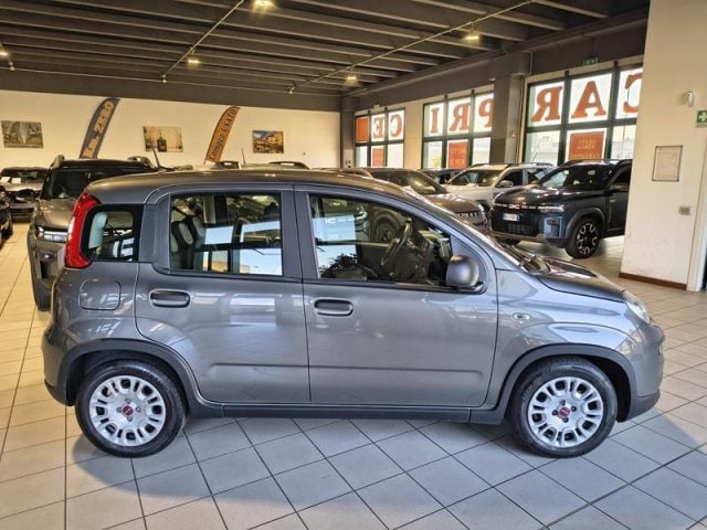 Fiat Panda 1.0 Hybrid City Life NEOPATENTATI - foto 2 di 4