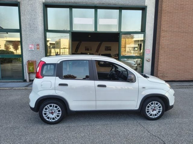 Fiat Panda 1.0 Hybrid City Life NEOPATENTATI - foto 2 di 4