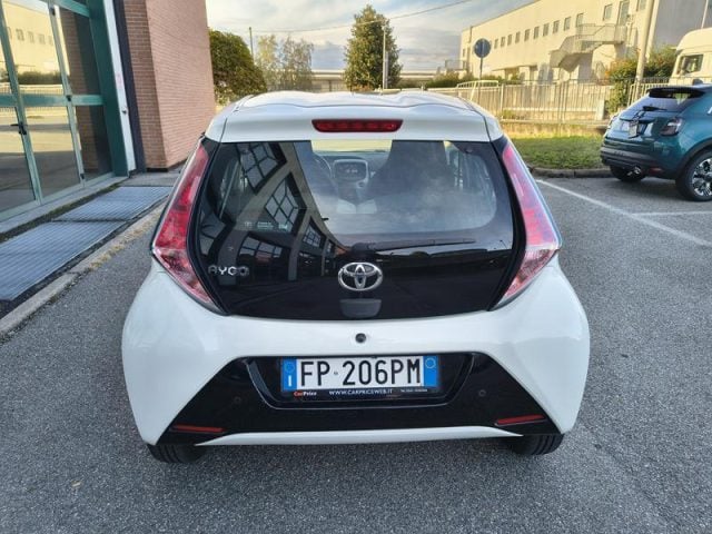 Toyota Aygo 1.0 VVT-i 69 CV 5 porte x-play NEOPATENTATI - foto 4 di 4