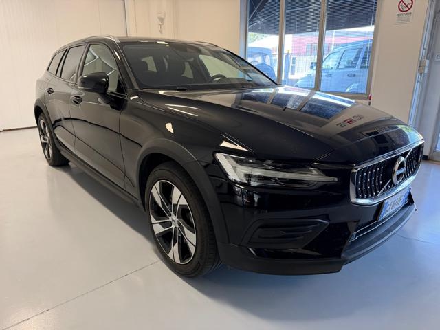 Volvo V60 Cross Country B4 (d) AWD automatico Plus**MOTORE NUOVO** - foto 3 di 4