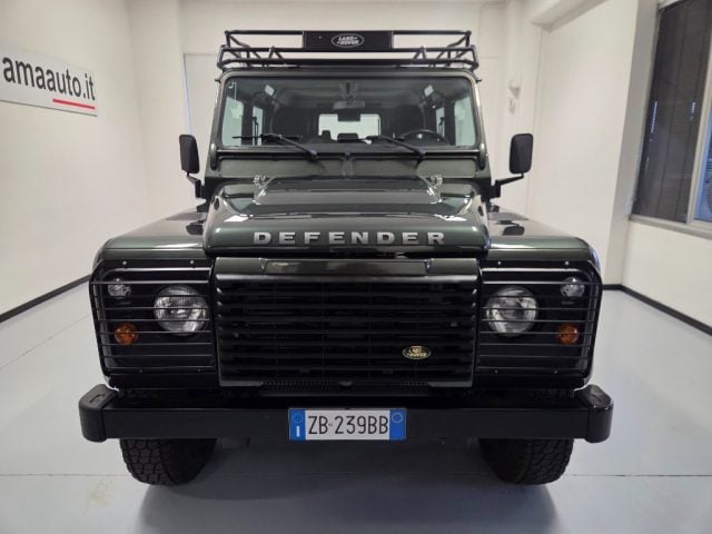 Land Rover Defender 110 2.4 TD4 7 POSTI AUTOVETTURA - foto 2 di 4