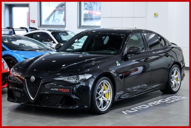 Alfa Romeo Giulia **2.9|V6|Bi-Turbo|AT8|Quadrifoglio|CARBOCERAMICA| usato a VARESE