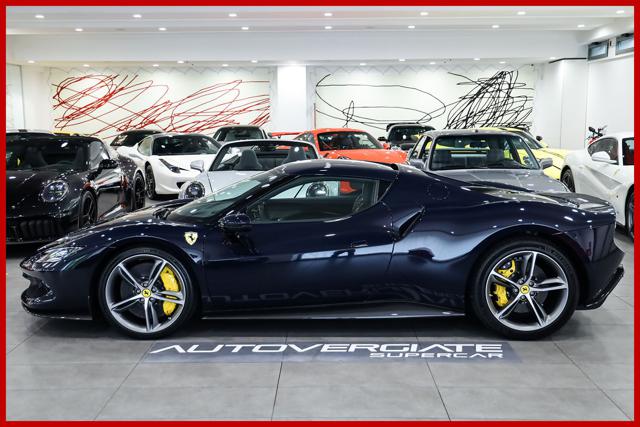 Ferrari 296 BLU POZZI|IVA ESP|FULL CARBON SPEC - foto 4 di 15