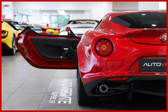 Alfa Romeo 4C **1750 TBi|FULL CARBON SPEC, del 2015, 4.500 km, in vendita a Varese (VA)