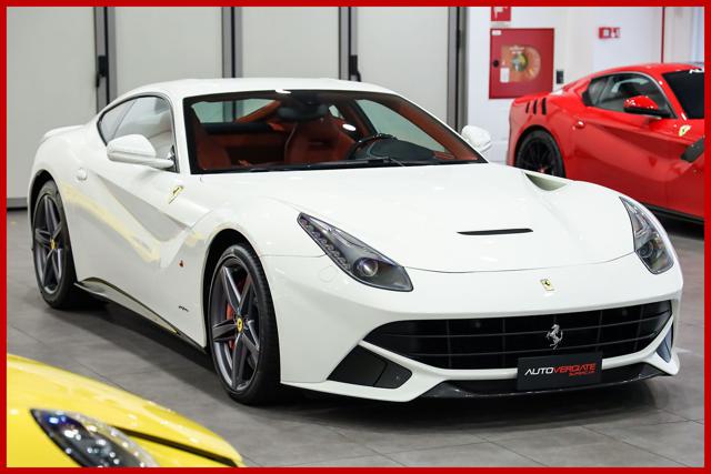 Ferrari F12 BERLINETTA|BIANCO AVUS|LIFT|FULL CARBON INTERIOR - foto 3 di 23