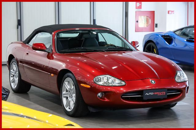 Jaguar XK8 **4.0 Convertibile - foto 2 di 4