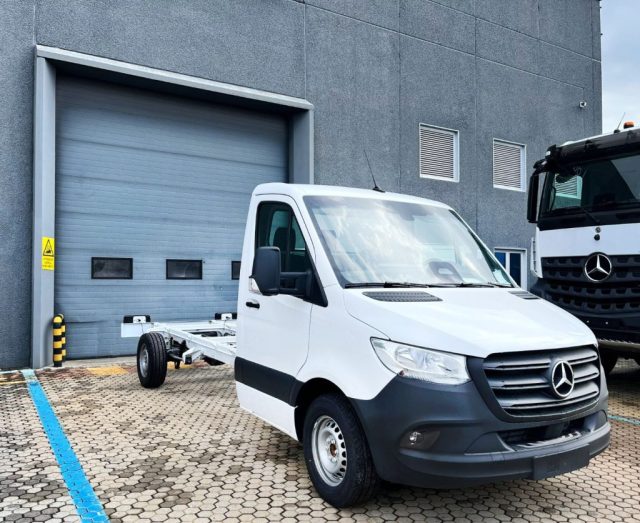 Mercedes-Benz Sprinter 315 T 37/35 PRO - foto 2 di 4
