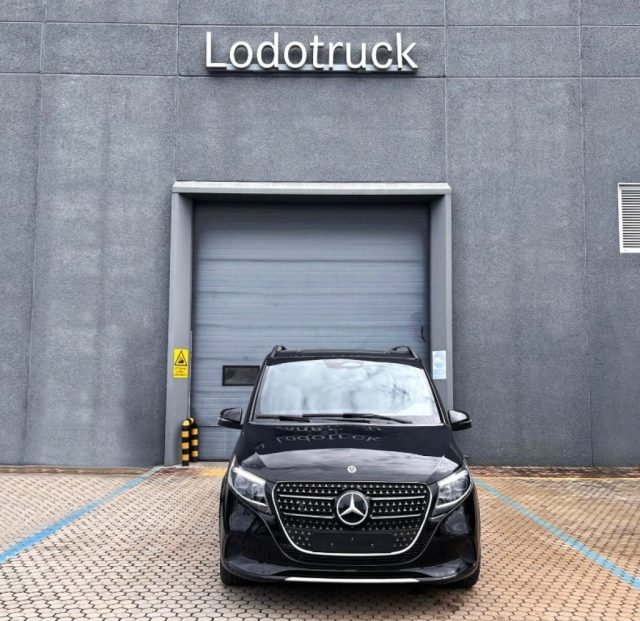 Mercedes-Benz V 250 d Automatic Avantgarde ExtraLong - foto 2 di 11