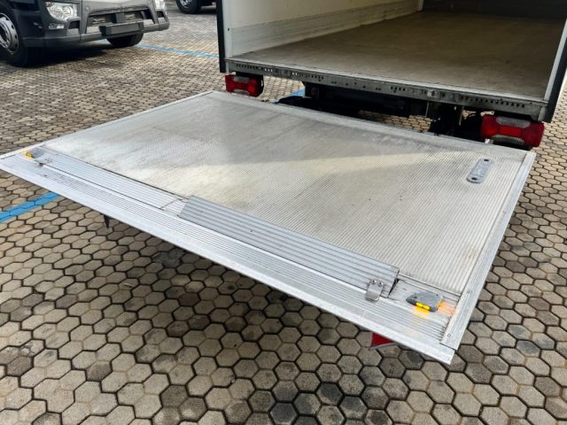 Iveco Daily 35S16 furgonato + sponda - foto 2 di 4