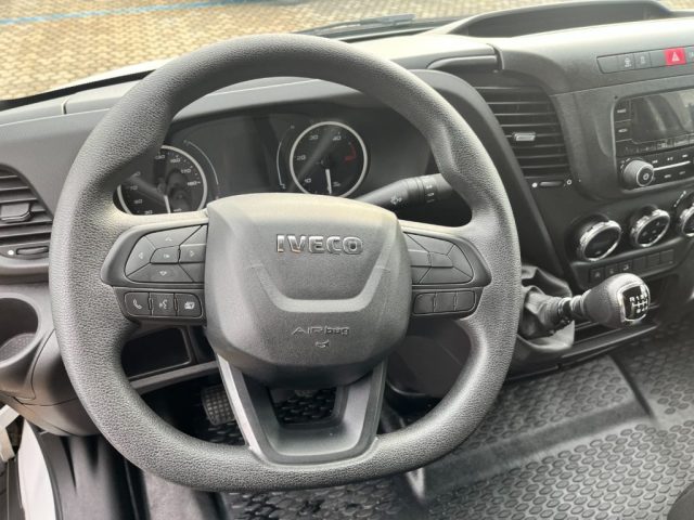 Iveco Daily 35S16 furgonato + sponda, del 2021, 77.722 km, in vendita a Filago (BG)