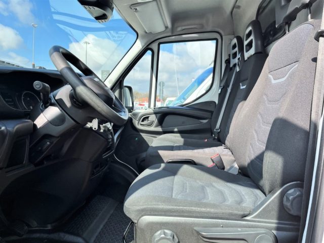 Iveco Daily 35S16 passo lungo, del 2021, 140.625 km, in vendita a Filago (BG)