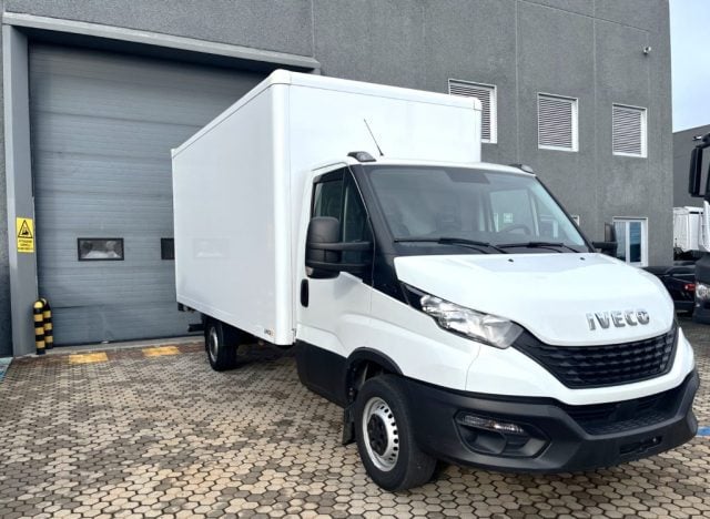 Iveco Daily 35S16 furgonato + sponda - foto 3 di 4