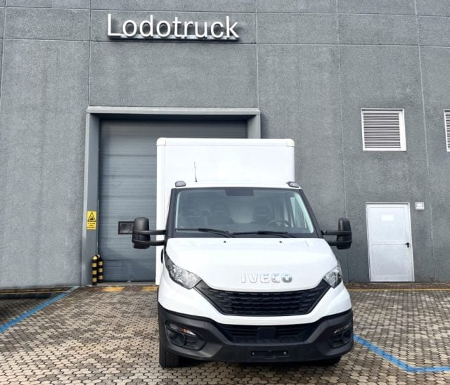 Iveco Daily 35S16 furgonato + sponda - foto 2 di 4