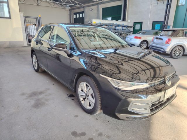 Volkswagen Golf 2.0 TDI 115 CV SCR Life PREZZO REALE-NEOPATENTATI usato a BAREGGIO