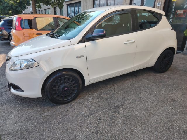 Lancia Ypsilon 1.2 69 CV 5 porte Elefantino Rosa 60000KM-NEOPAT. - foto 4 di 4