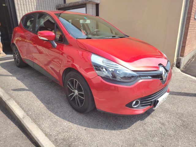 Renault Clio 1.2 75CV 5 porte Wave UNIPROPRIETARIO-NEOPATENTATI usato a BAREGGIO