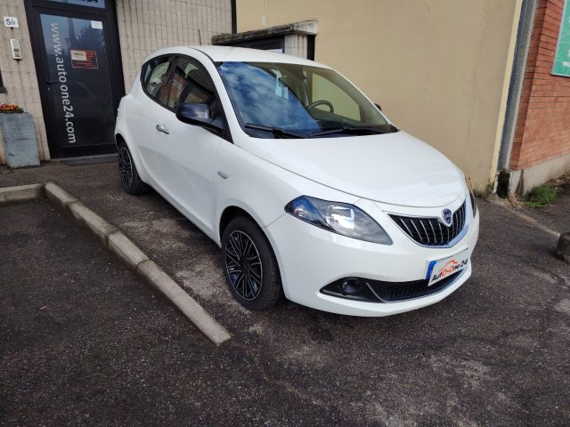 Lancia Ypsilon 1.0 FireFly 5 porte Hybrid Gold Plus PREZZO REALE, del 2023, 50.000 km, in vendita a Bareggio (MI)